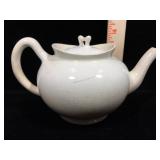 J & G Meakin porcelain teapot - small chip in lid