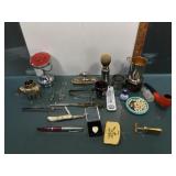 Lot incl. pipe, hook w/tortoise shell, napkin