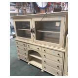 Broyhill lighted cabinet hutch 70x63x20 - 2 pieces