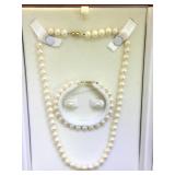 14k Gold  clasps & Cultured Pearl necklace,