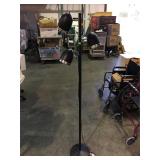 Lamp with 3 adjustable heads