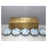 Japanese Porcelain Small Bowls in Wood Box