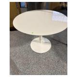 White fiberglass kitchen table 40in w x 30in h