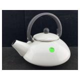 LE Creuset  Teapot, 1.6 quarts, white