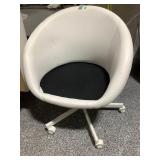 White pleather office chair - missing seat