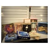 Lot of dolls, chess sets and 5-in-1 game