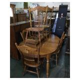Wooden dining table w/5 chairs and leaf