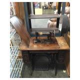 Vintage Singer Sewing machine in cabinet