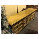 Wooden dresser w/mirror