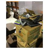 Pallet lot of miscellaneous house items