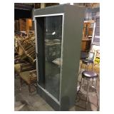 Lighted locked display cabinet, no key, no