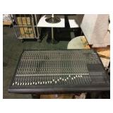 Mixing board by Maxie, no power cord