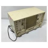 Vtg RCA Victor Bakelite Tube Radio. For