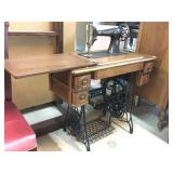 Antique Singer Treadle Sewing Machine - working