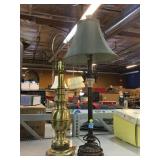 2 decorative lamps.
