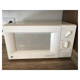 GE Turntable Mocrowave Oven