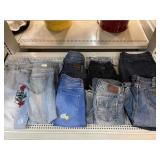 Denim pants. Assorted sizes.