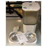 Smart pet feeder with 2 bowls and manual