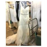 Womanï¿½s Wedding Dress. Ivoire Los Angeles. Size