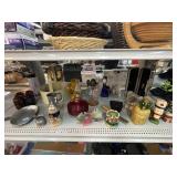 Home decor incl. oil lamps, glass decor, stone