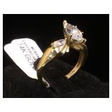 14k GOLD RING W/ clear gemstones, size 6, 3.5g