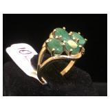 10k GOLD RING W/ green gemstone, size 6, 4g