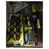 New tools incl. clamps, box cutter, pry bar and
