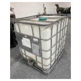 275 Gallon Liquid Container Empty - had non