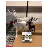 Home decor incl. Deer figures and house, approx