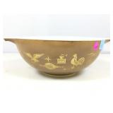 Pyrex mixing bowl.