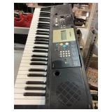 Yamaha YPT 220 keyboard