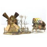 2 metal figures. Musical.