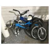 2 Kids bicycles with some extra tires, see photos