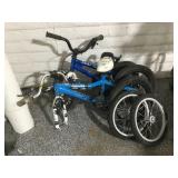 2 Kids bicycles with some extra tires, see photos