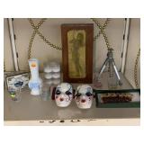 Assorted decor items.