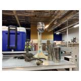 Hamilton Beach shake mixer stand with cups and