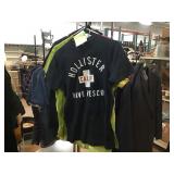 10 Hollister Shirts. 7 L 2 Med.