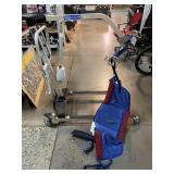 Invacare Reliant 450lb capacity, battery-powered