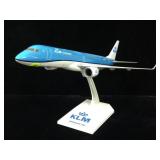 SkyMarks KLM Embrarer 190 1/100 Scale Model