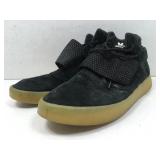 Athletic shoes size 11.5