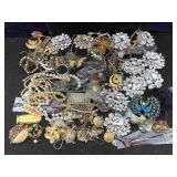 Fashion Jewelry Incl. Brooches, Bracelets & More