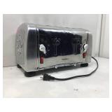 VillaWare Mickeys Classic 4-slice toaster, 8x15