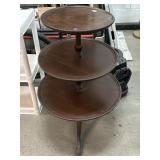 Vtg Dumb Waiter table, approx 24in diameter and