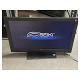 Seiki 32in tv, mod SE321FB W/stand and power