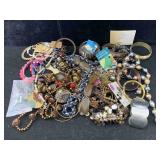 Fashion Jewelry Incl. Necklaces, Bracelets & More