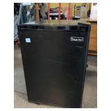 Magic Chef Mini Fridge 2ft Tall - Clean - Working