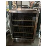 Aaobosi White Wine Fridge Powers on Working -