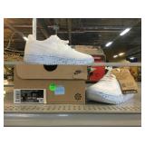 New Nikeï¿½s Size 7.5 with Box.