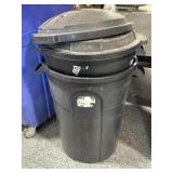 2-Black 32 Gallon Waste bins w/2 lids