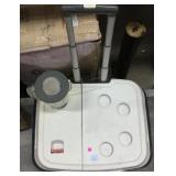Cooler w/battery powered blender, plates, knife